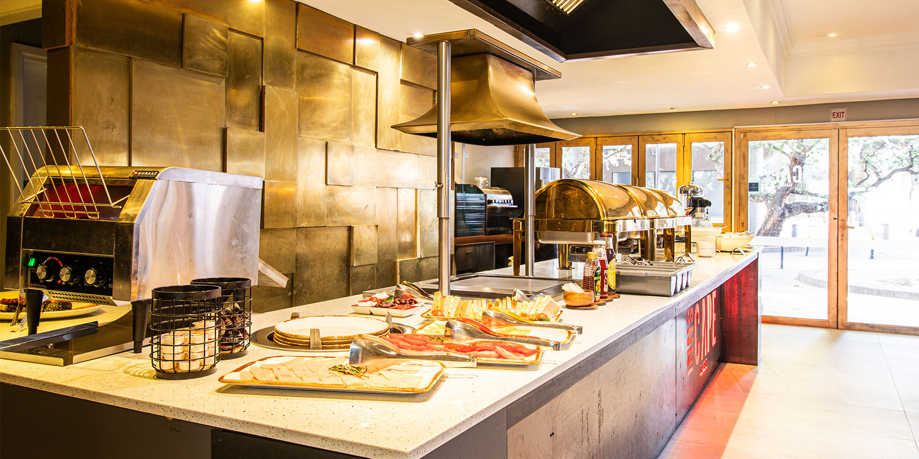 Breakfast served daily at InnsCape Classic
